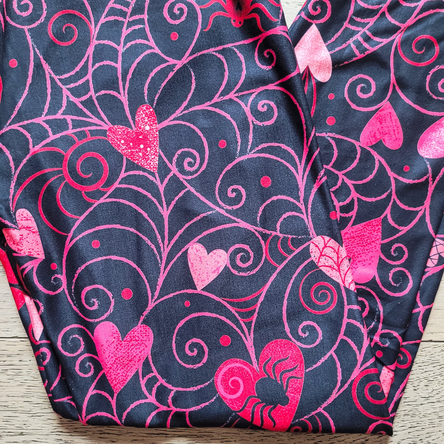 Web of Love Valentine Spooky Spider Web Johanna Parker Exclusive Leggings - - Leggings