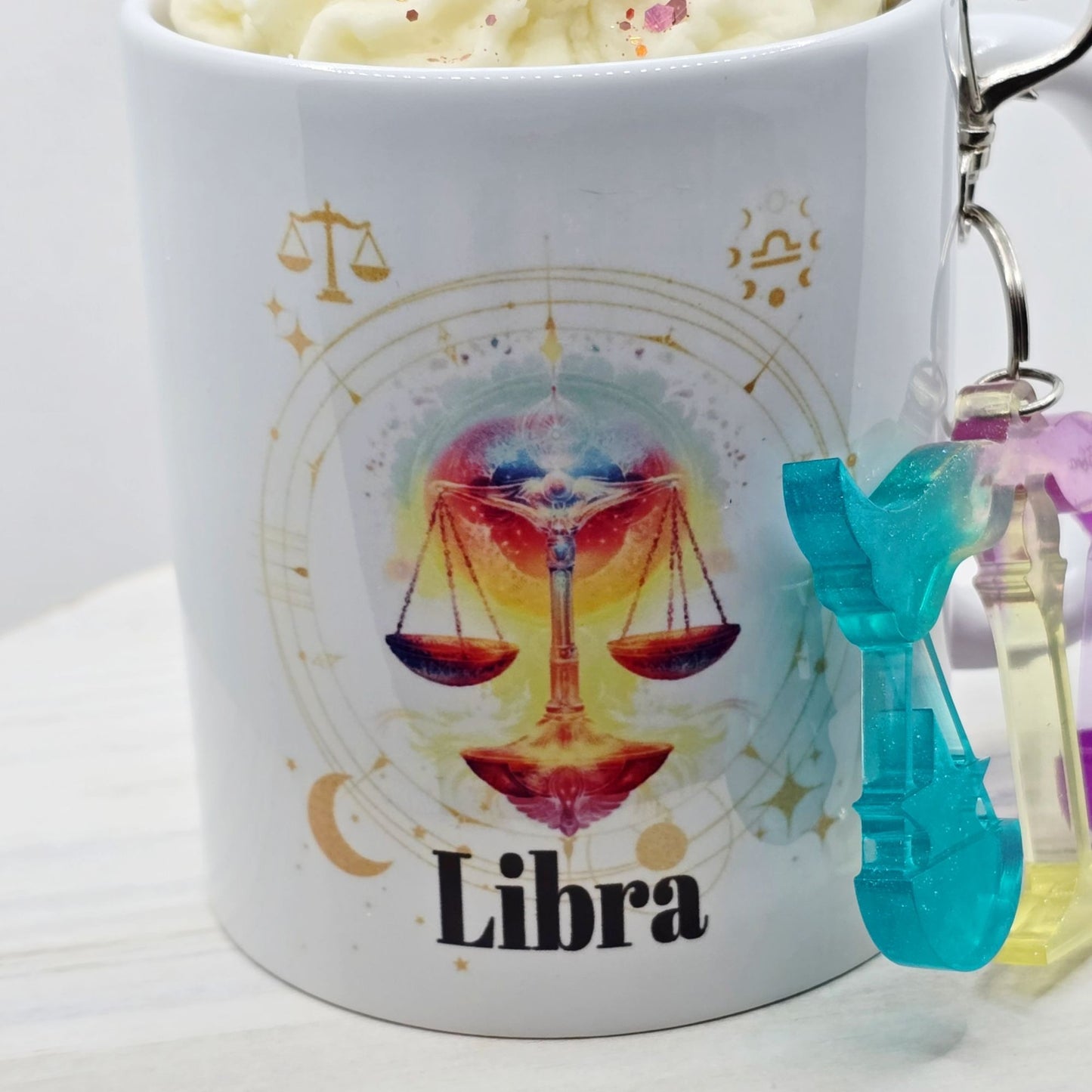 Libra Zodiac Candle Gift Set – 11oz Layered Mug Candle + Resin Keychain