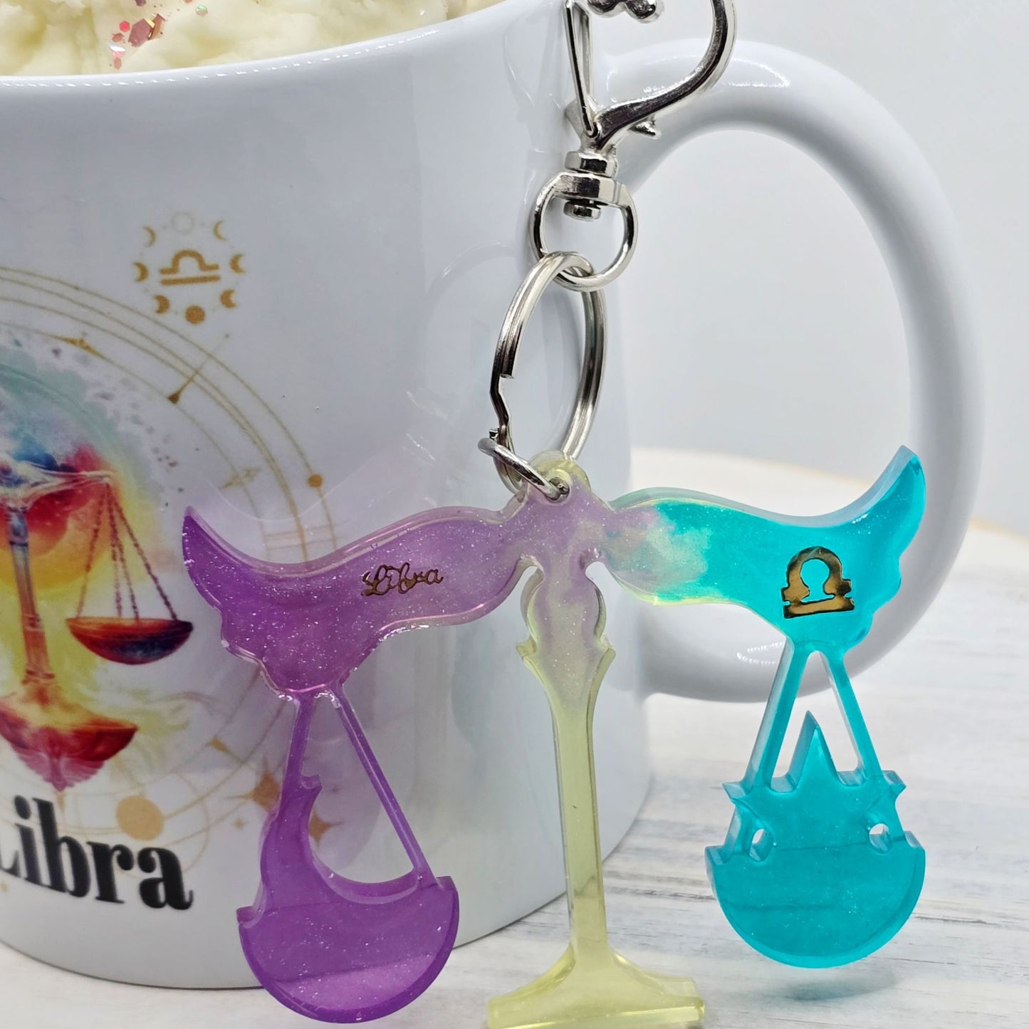 Libra Zodiac Candle Gift Set – 11oz Layered Mug Candle + Resin Keychain