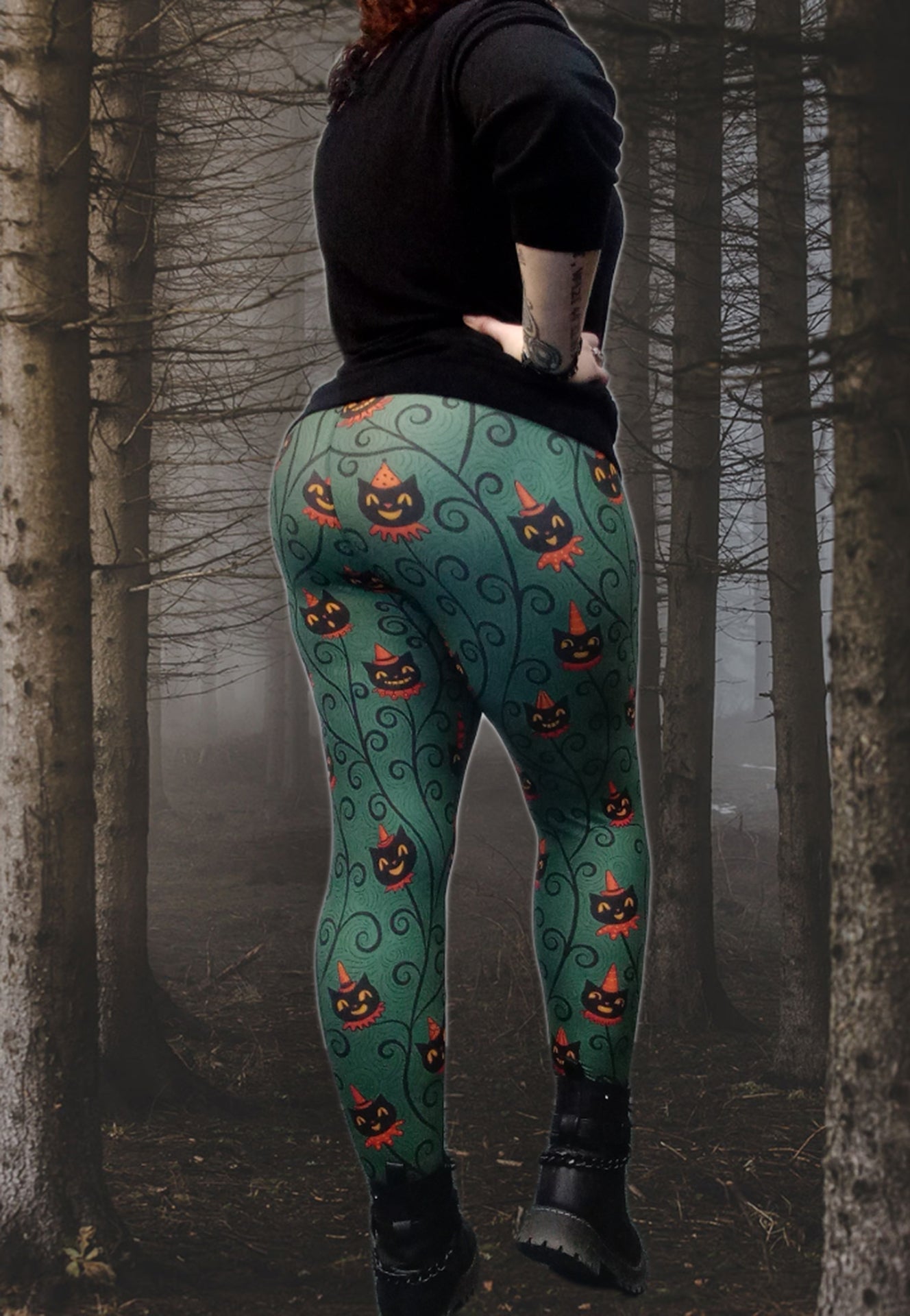 "Creeping Jack Vine" Black Vintage Cat Johanna Parker Exclusive - High-quality Handcrafted Vibrant Leggings -  - Leggings