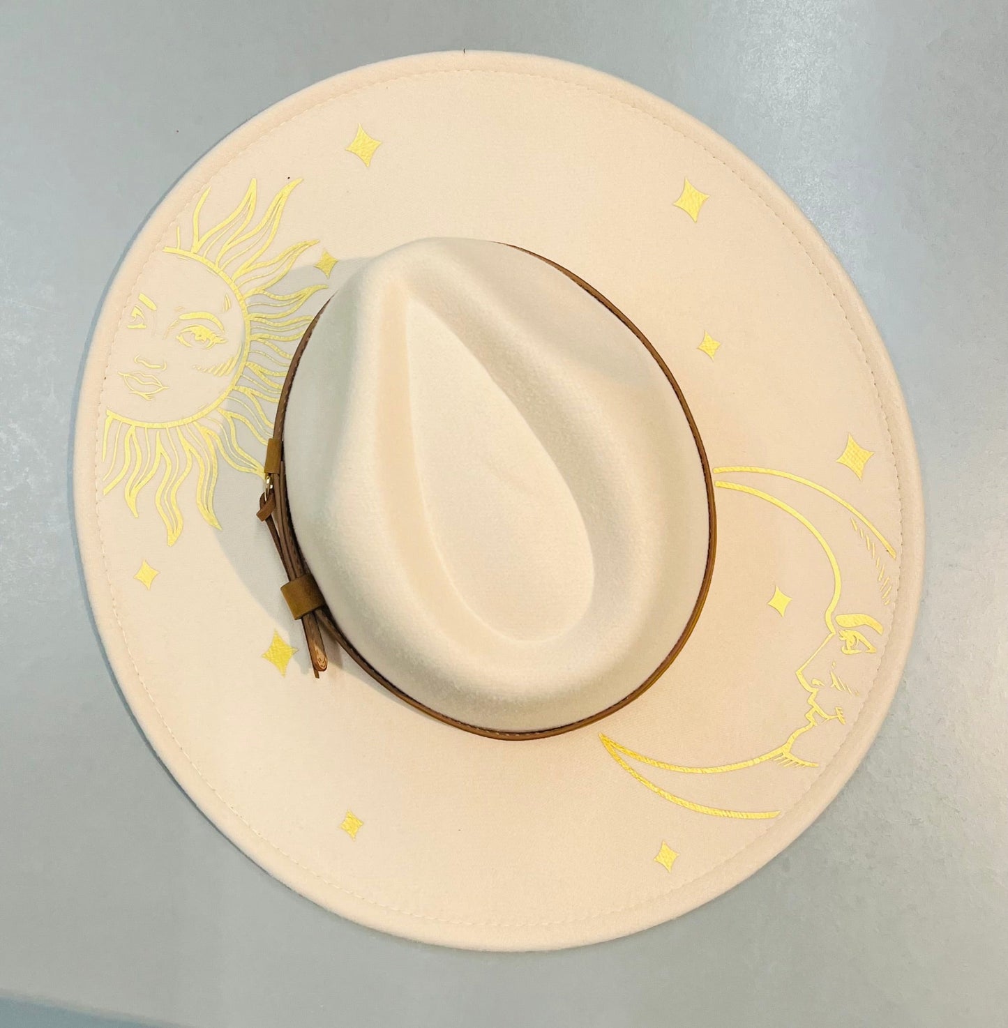 Fox & Fable - Vegan Felt Wide Brim Hat - XL Brim - Cream - Golden Sun & Moon - -
