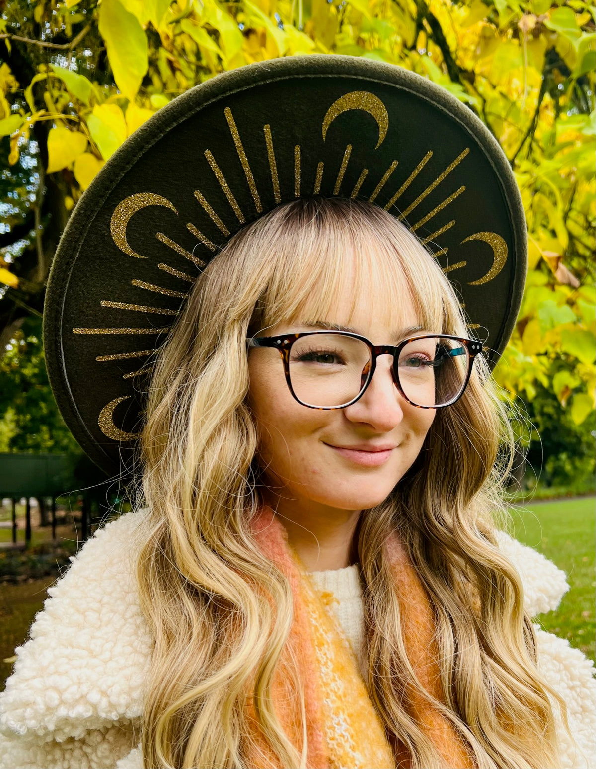 Fox & Fable - Vegan Felt Wide Brim Hat - XL Brim - Olive - Gold Moonburst - -