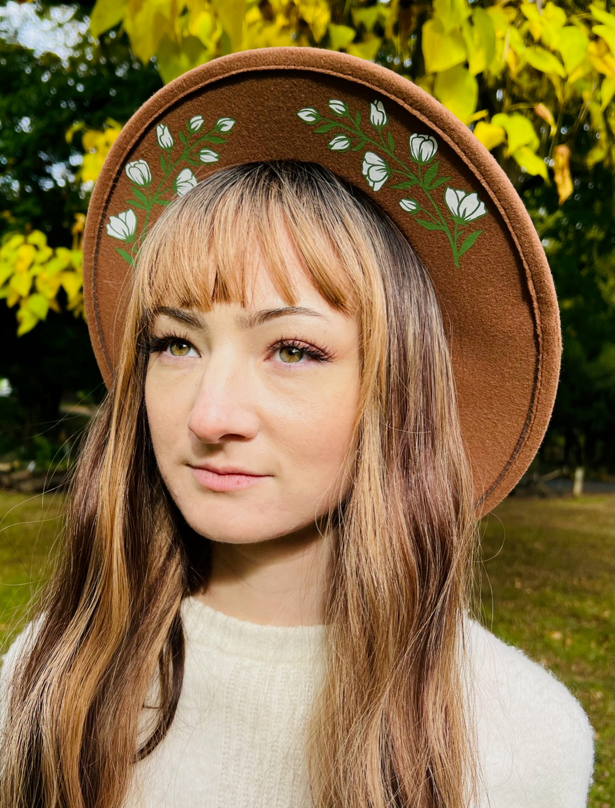 Fox & Fable - Vegan Felt Wide Brim Hat - Caramel - White Floral - -