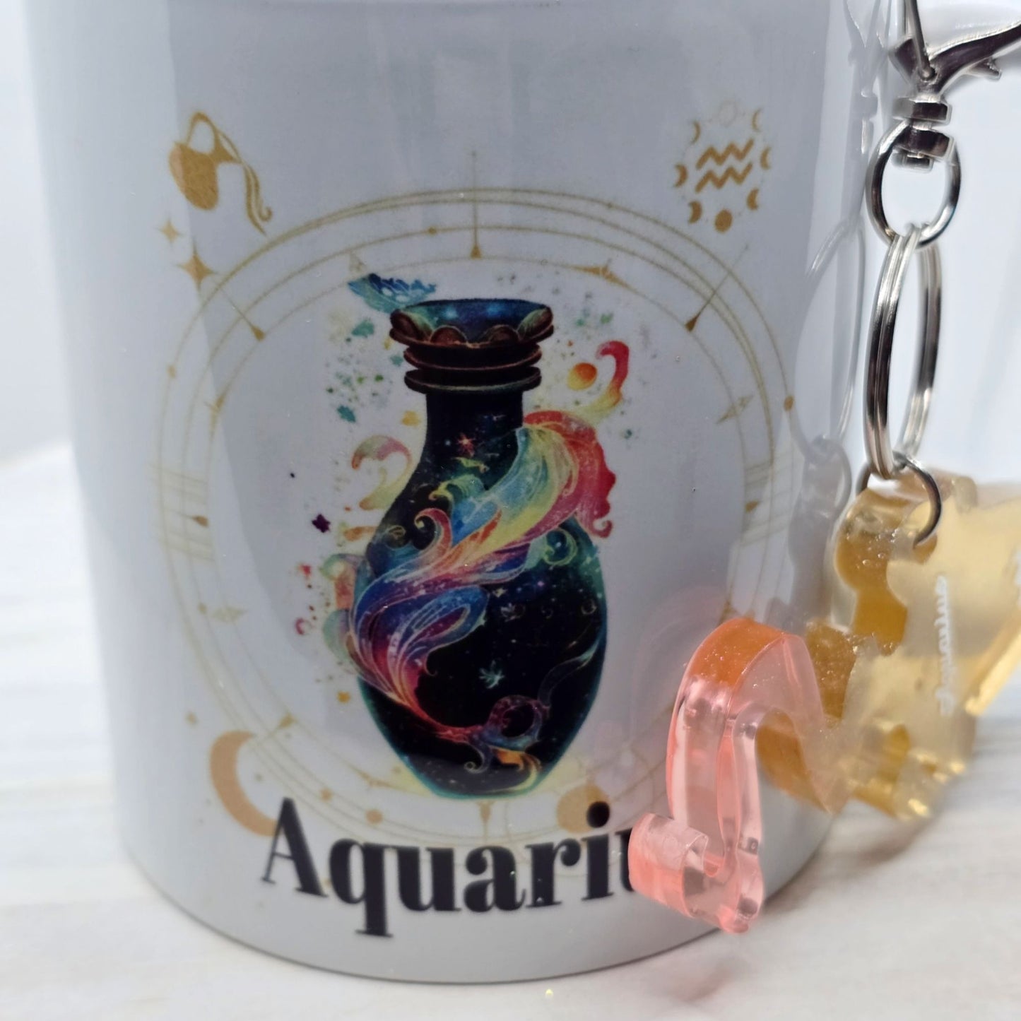 Aquarius Zodiac Candle Gift Set – 11oz Layered Mug Candle + Resin Keychain