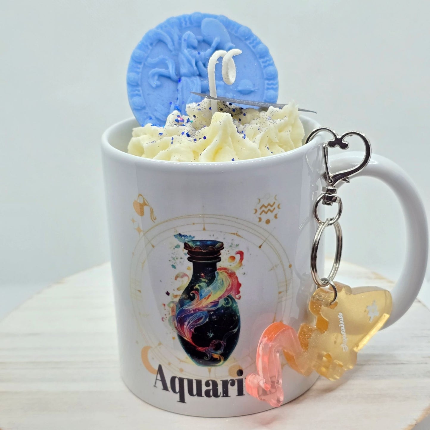 Aquarius Zodiac Candle Gift Set – 11oz Layered Mug Candle + Resin Keychain