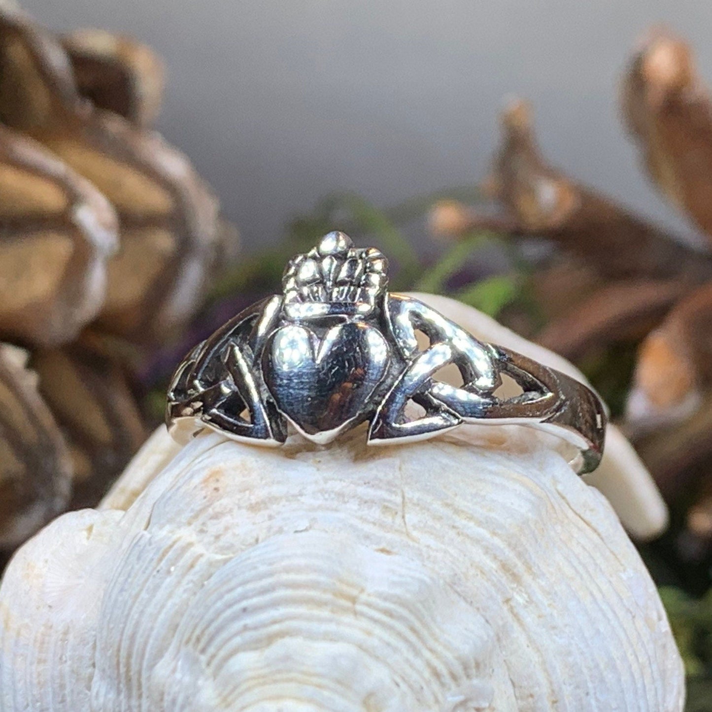 Amrynn Claddagh Ring -  - Ring