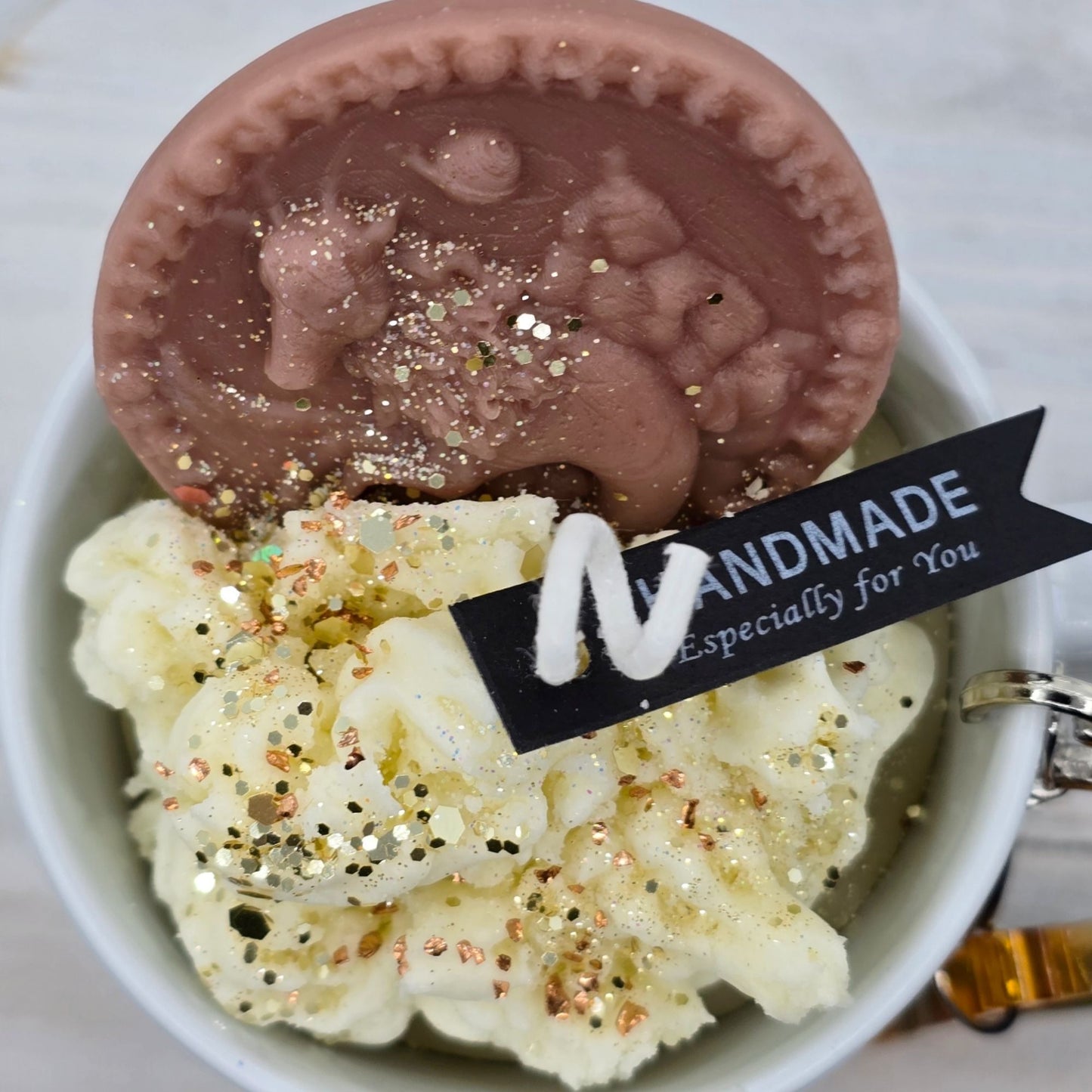 Capricorn Zodiac Candle Gift Set – 11oz Layered Mug Candle + Resin Keychain