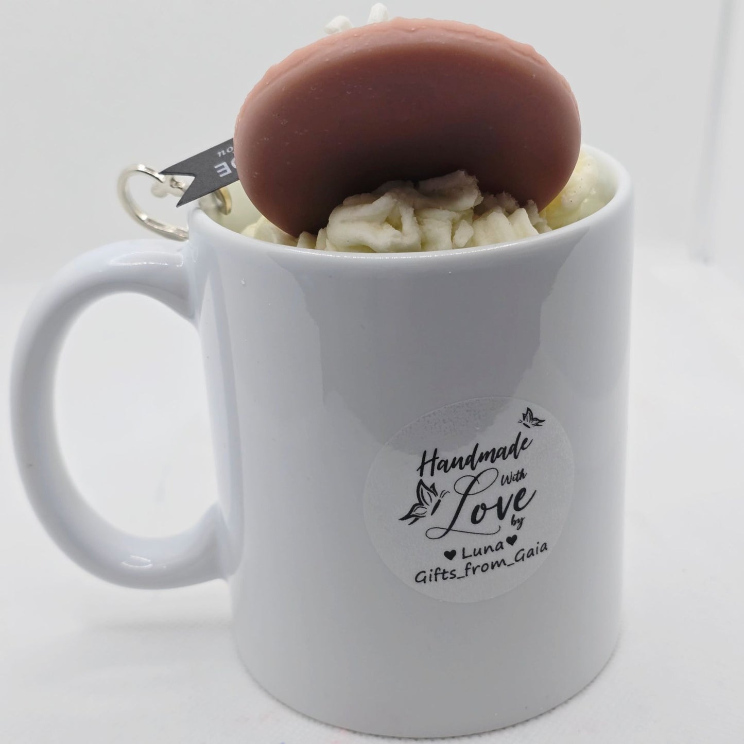 Capricorn Zodiac Candle Gift Set – 11oz Layered Mug Candle + Resin Keychain