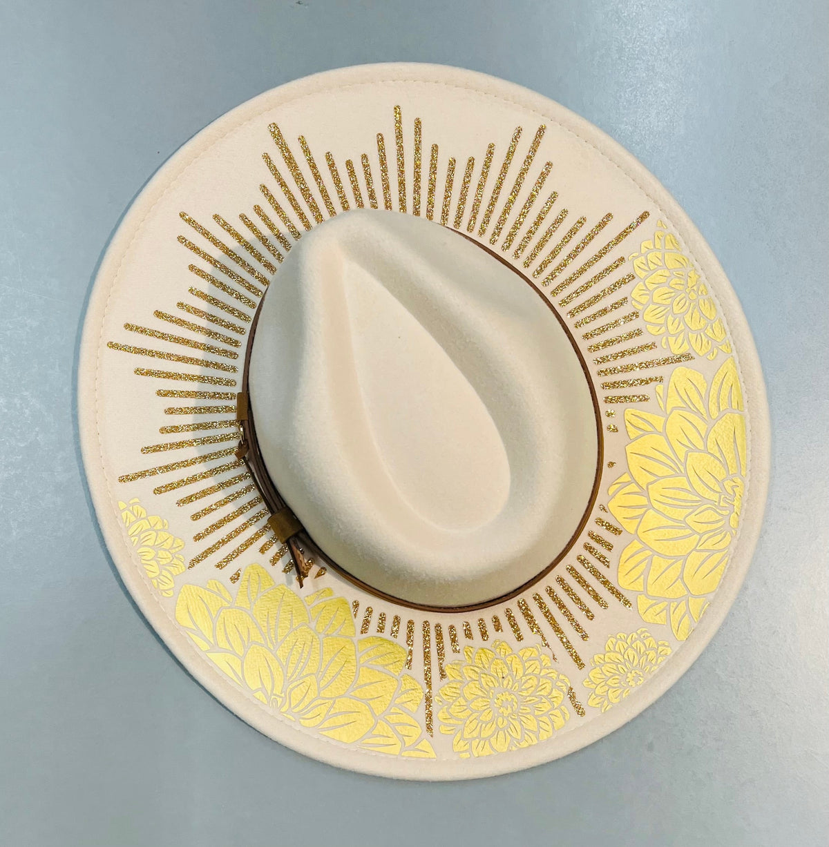Fox & Fable - Vegan Felt Wide Brim Hat - XL Brim - Cream - Golden Dahlias -  - 