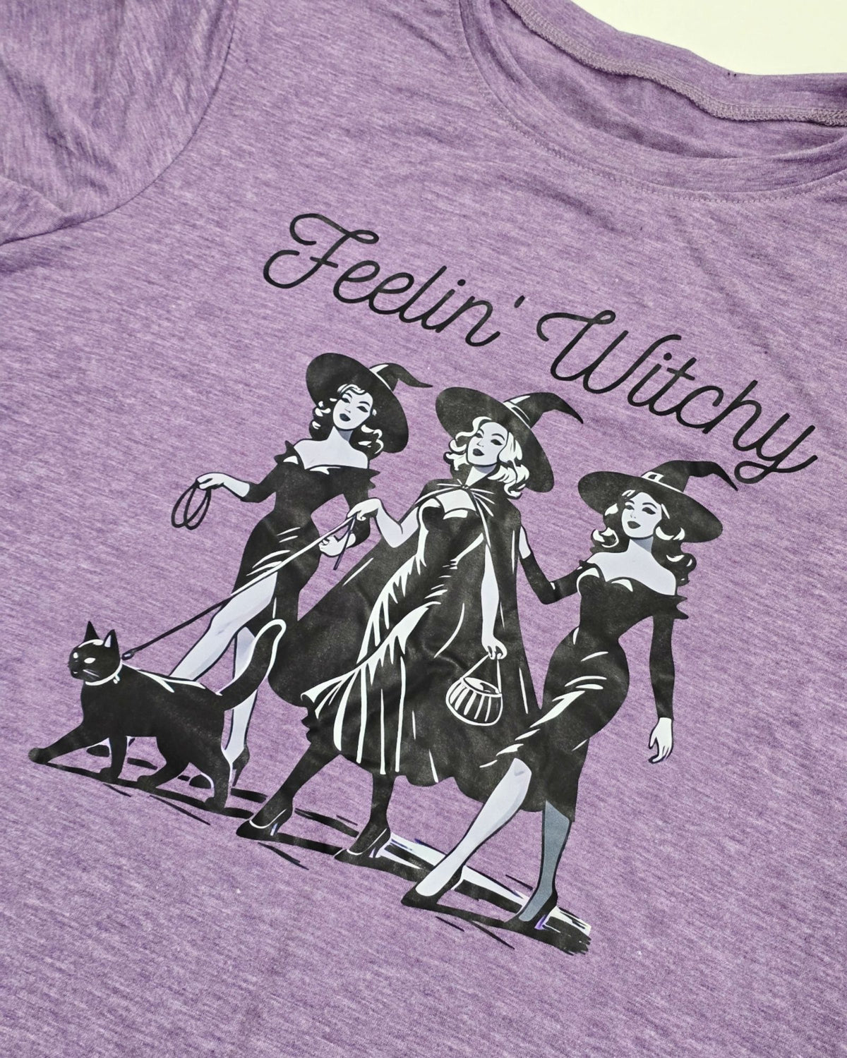 Feelin Witchy Retro Witches Black Cat Purple Graphic Tee Halloween Top M New