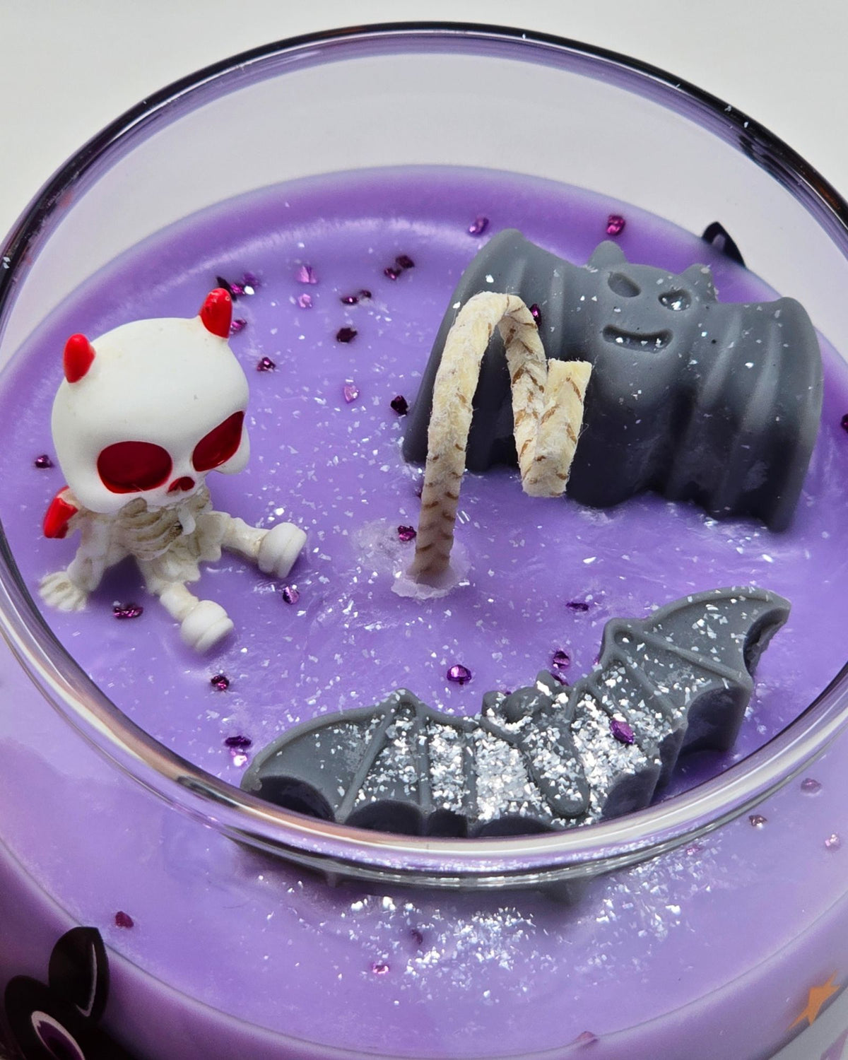 Artisan One Moon Flame Bite Night Fangtastic Cherry Wine Glass Candle