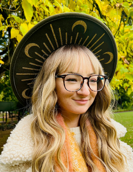 Fox & Fable - Vegan Felt Wide Brim Hat - XL Brim - Olive - Gold Moonburst -  - 