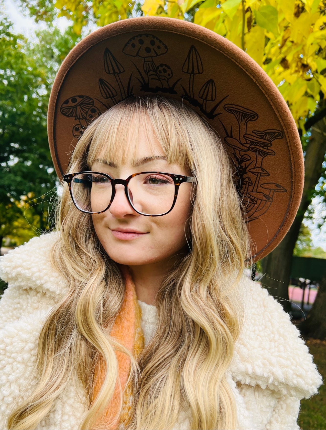 Fox & Fable - Vegan Felt Wide Brim Hat - XL Brim - Caramel - Mushrooms -  - 