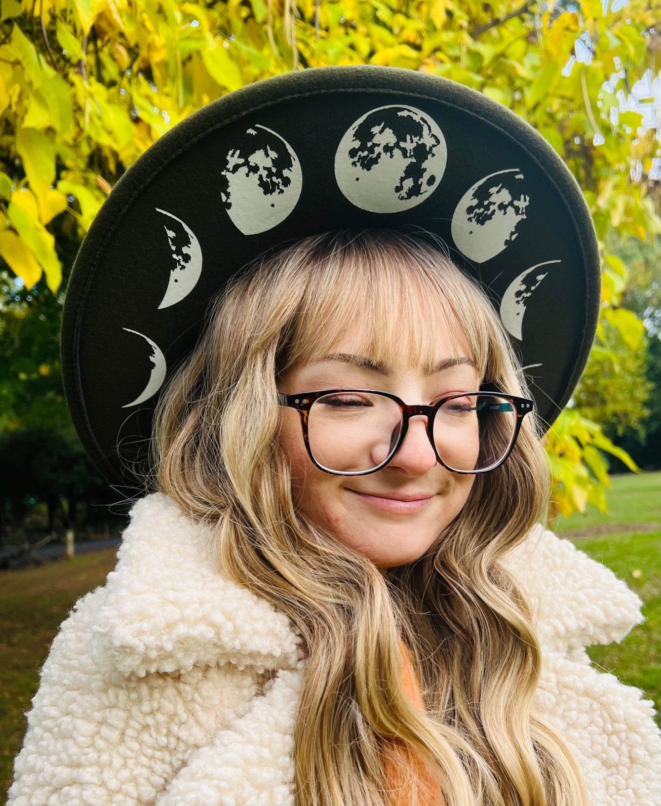 Fox & Fable - Vegan Felt Wide Brim Hat - XL Brim - Olive - Large Moon Phase -  - 
