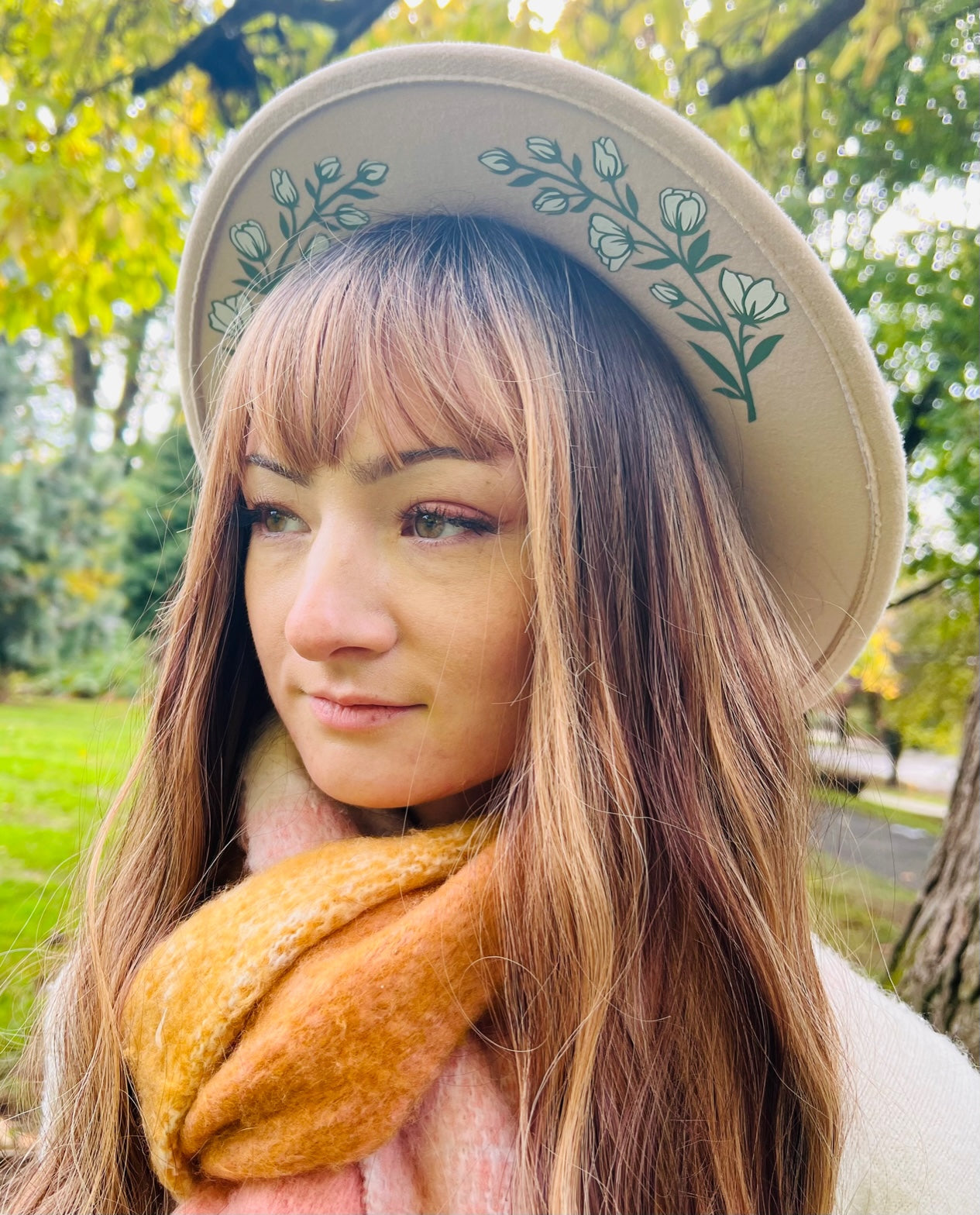 Fox & Fable - Vegan Felt Wide Brim Hat - Cream - White Floral -  - 