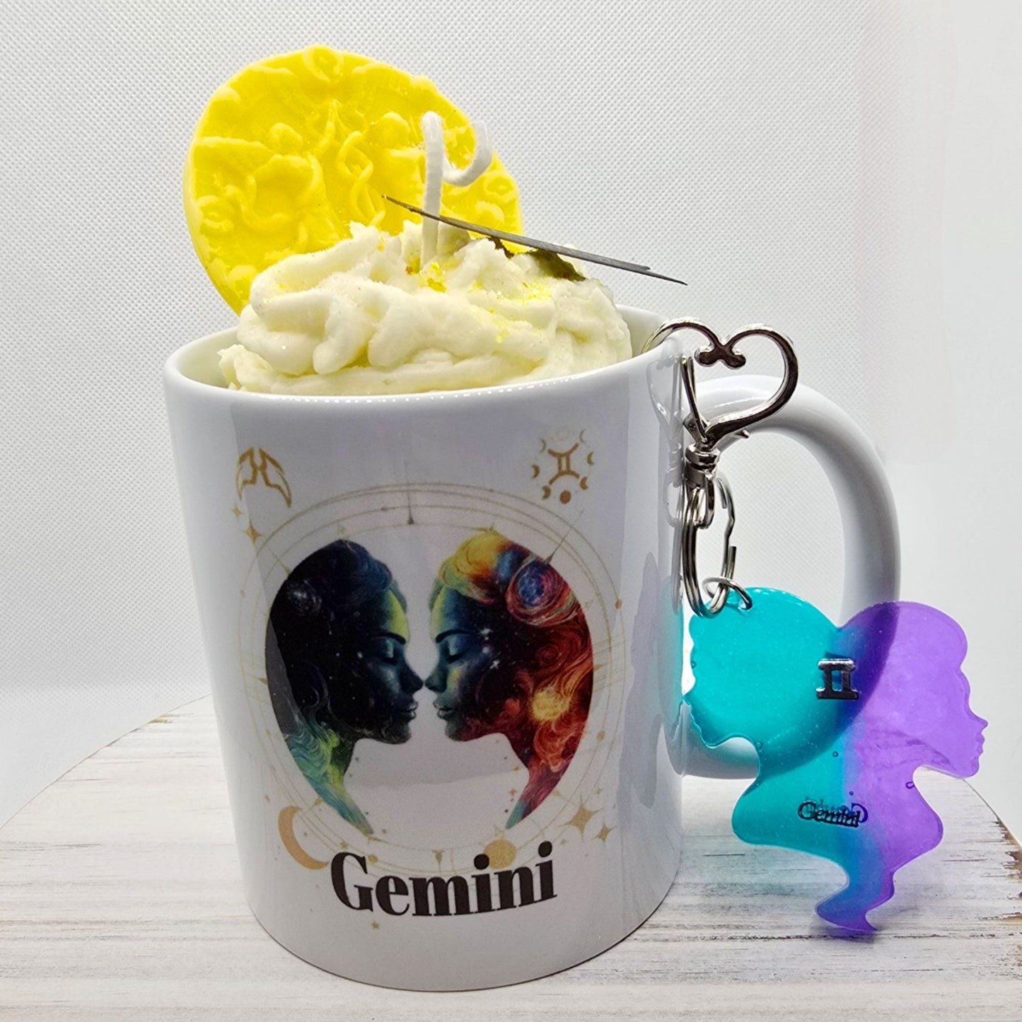 Gemini Zodiac Candle Gift Set – 11oz Layered Mug Candle + Resin Keychain