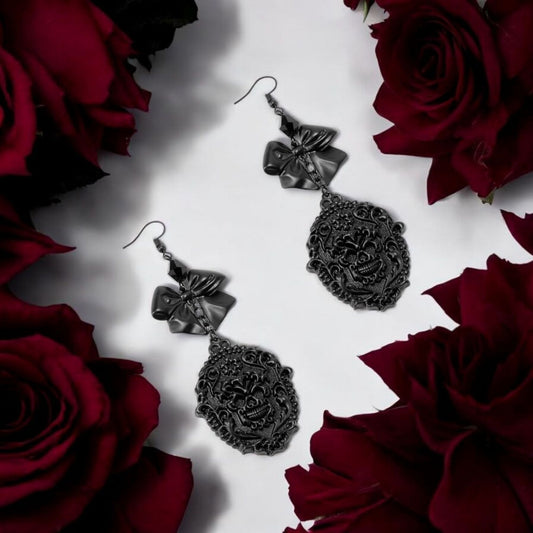 DAMSEL EARRINGS Black Filigree Patterned