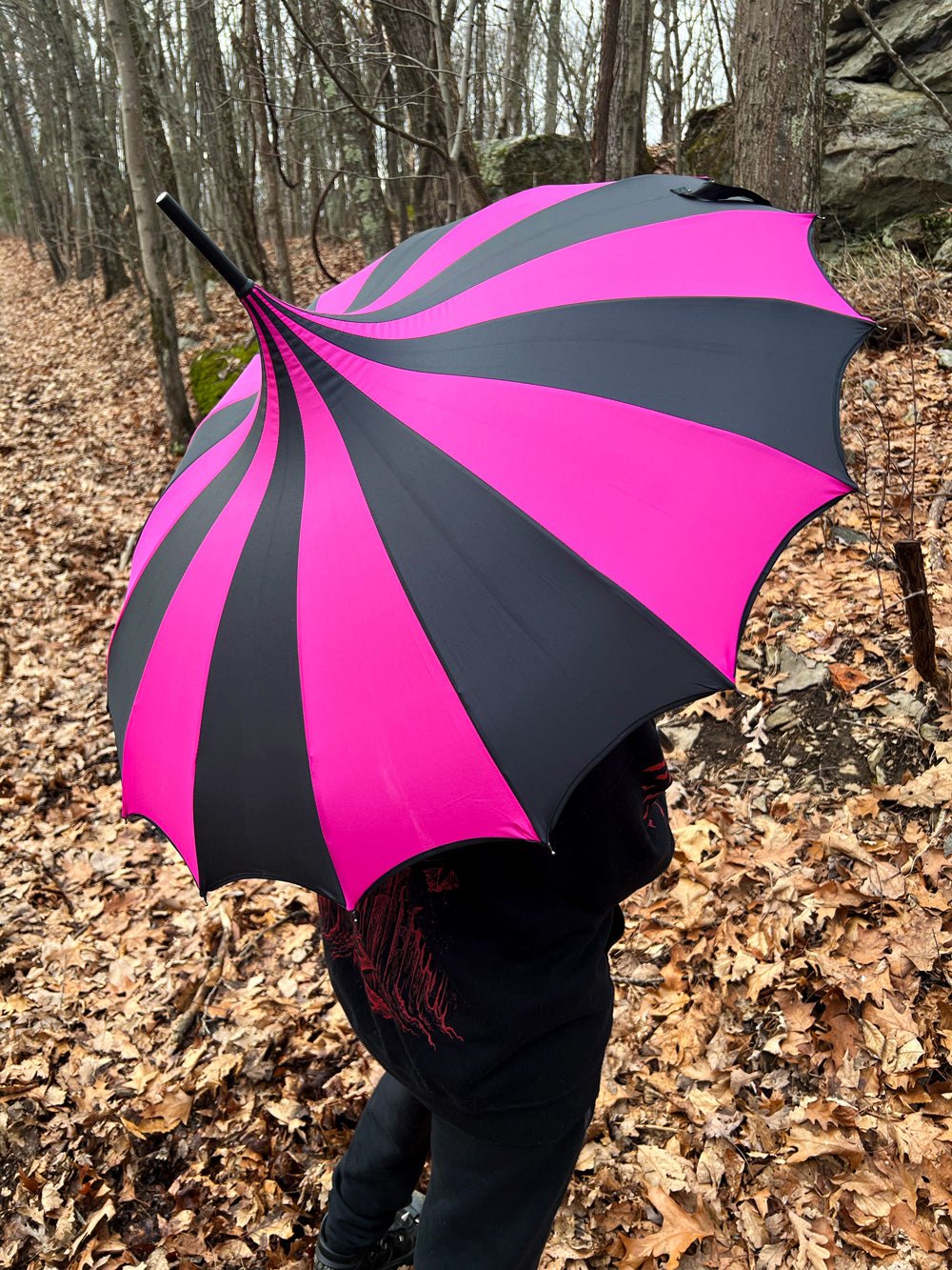 Batwing Pagoda Umbrella [BLACK/HOT PINK STRIPED]
