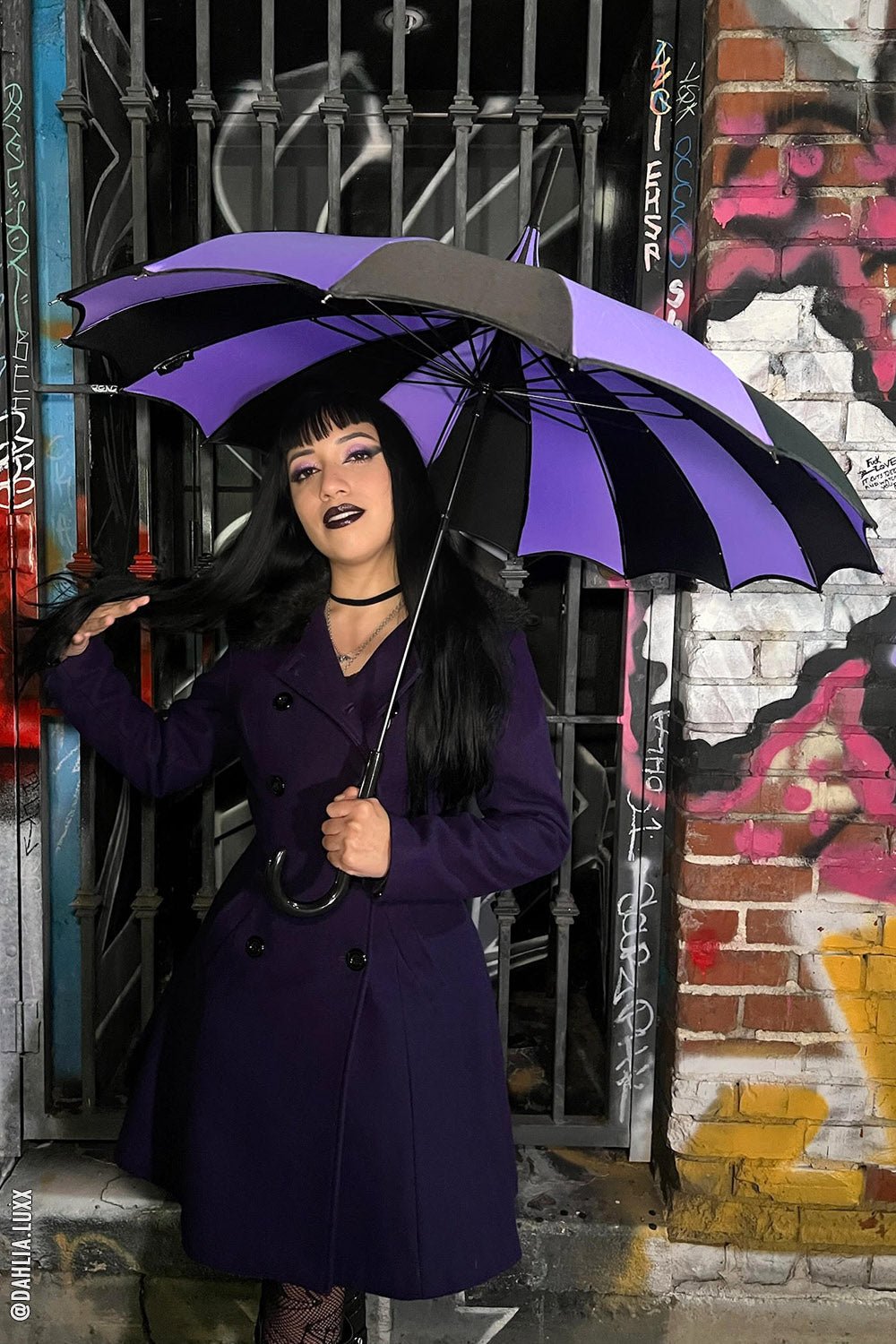 Batwing Pagoda Umbrella [BLACK/LIGHT PURPLE]