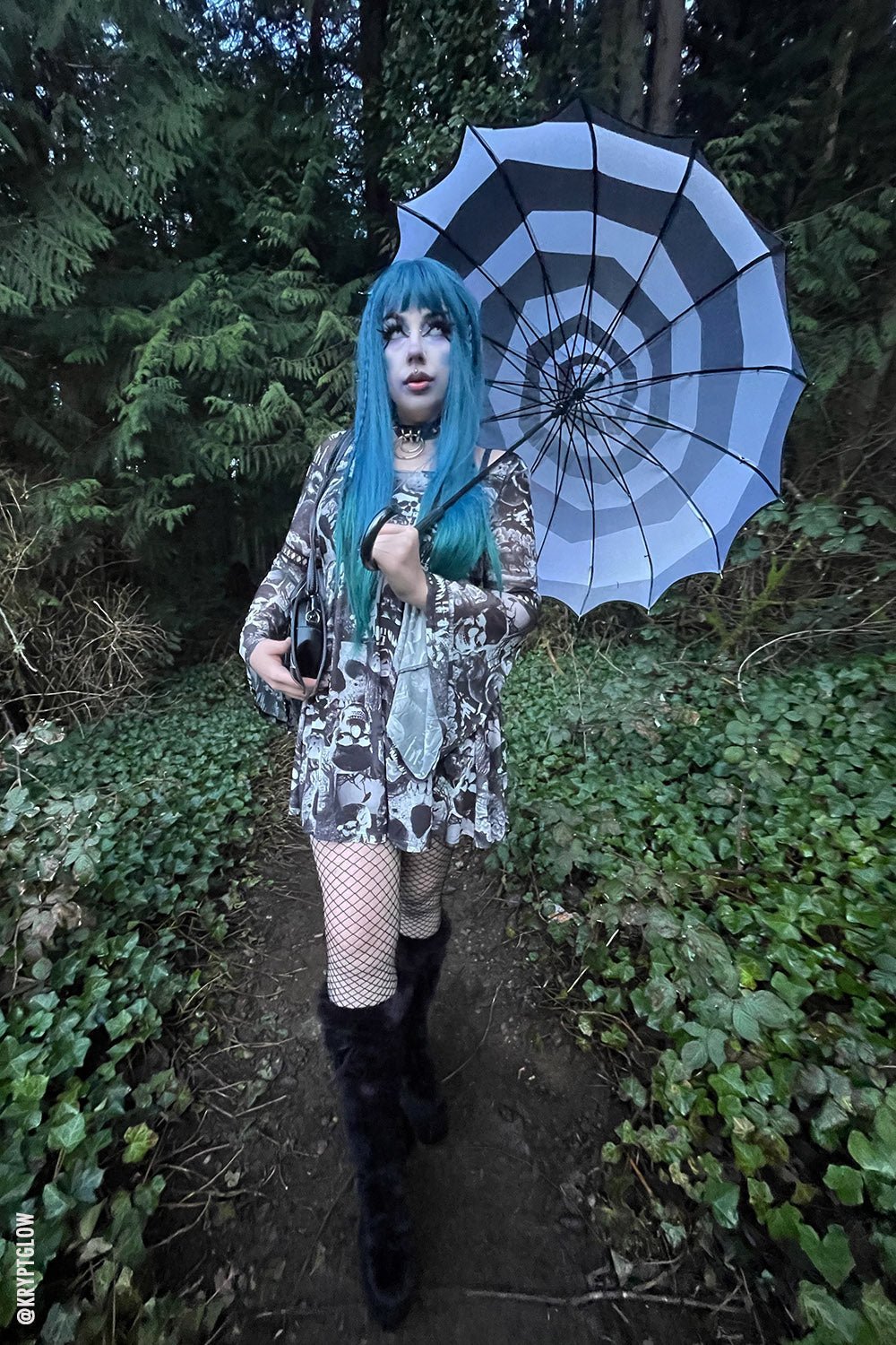 Batwing Pagoda Umbrella [SPOOKY SPIRAL]