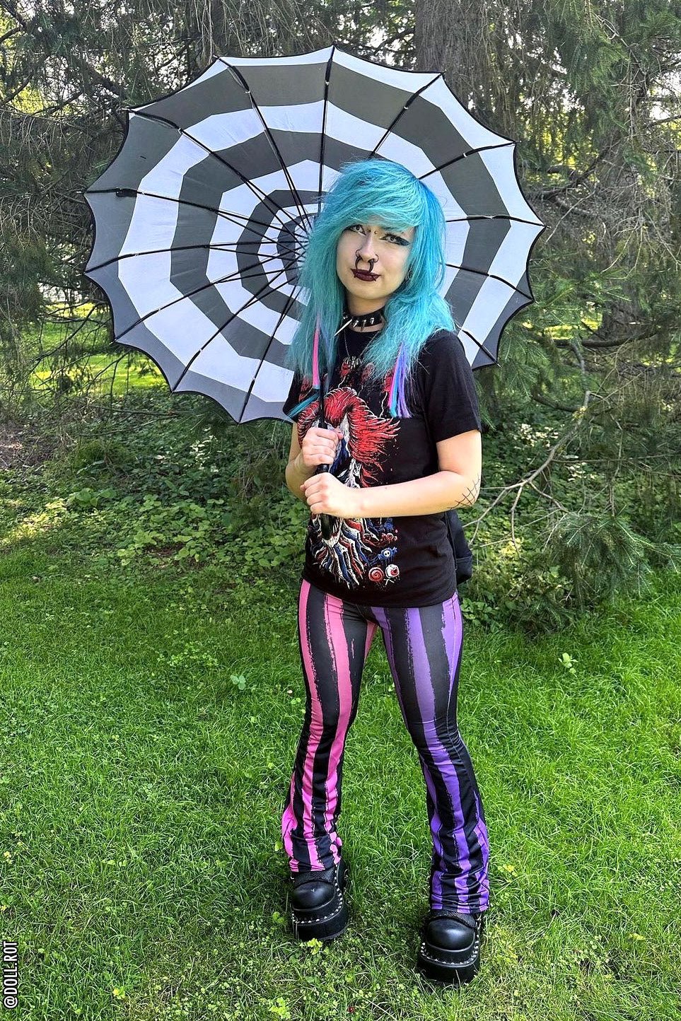 Batwing Pagoda Umbrella [SPOOKY SPIRAL]