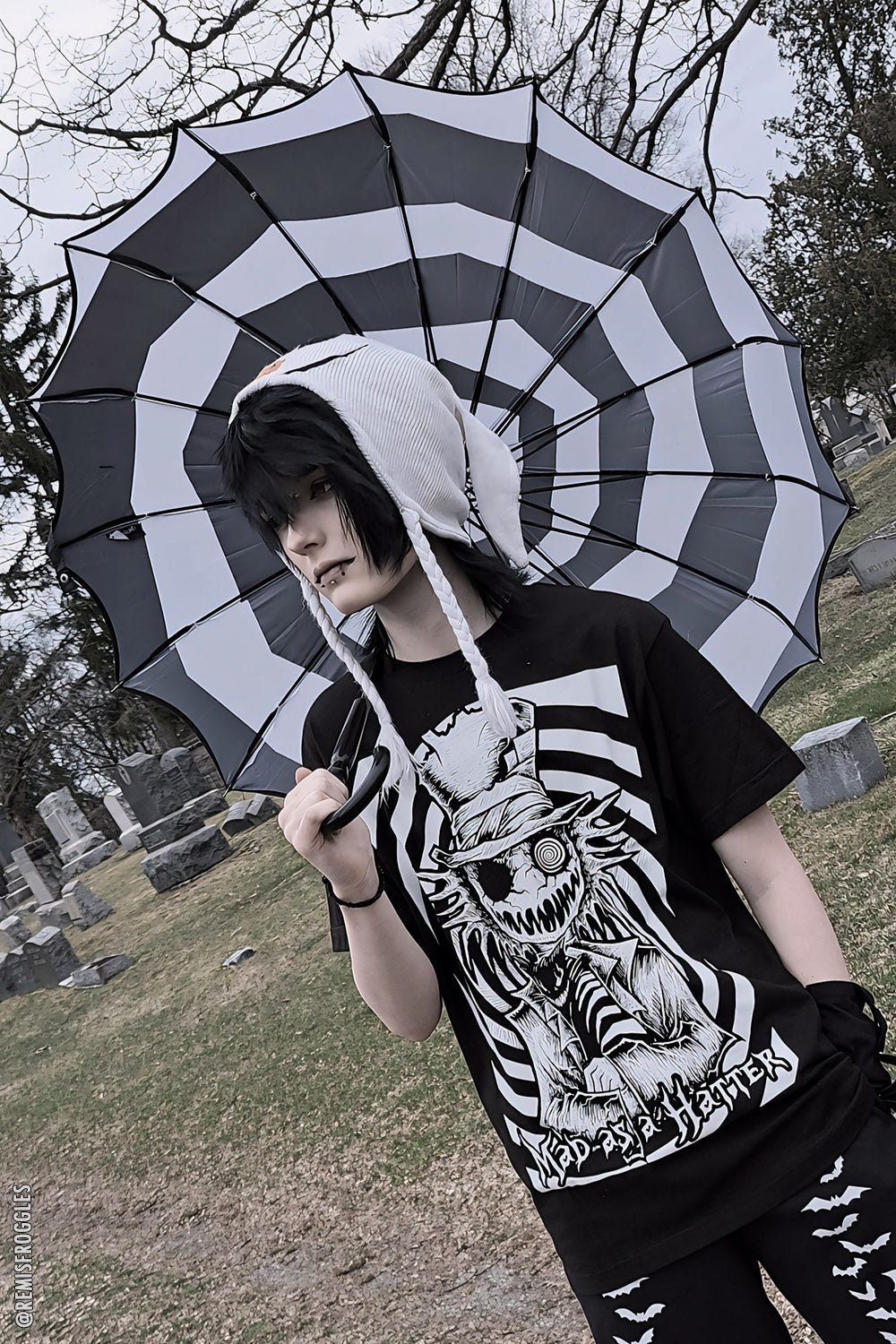 Batwing Pagoda Umbrella [SPOOKY SPIRAL]