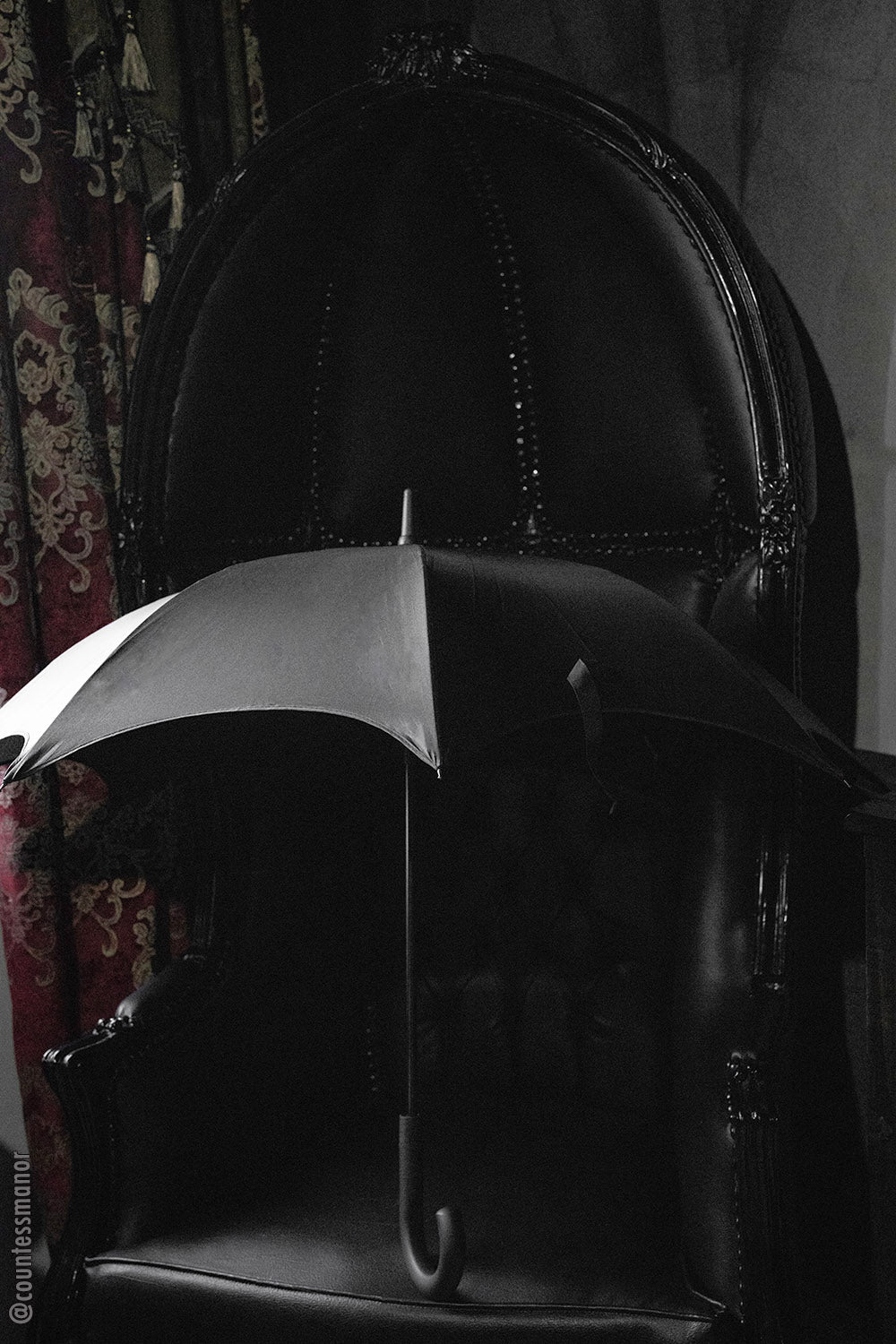 Wednesday Funeral Procession Umbrella [BLACK]