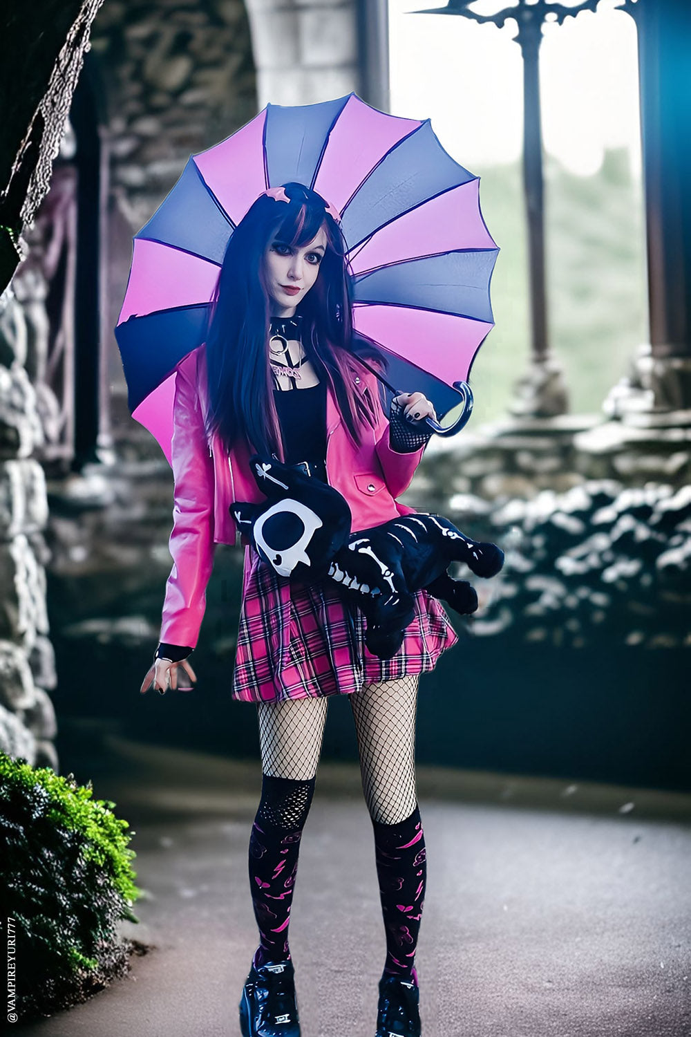 Batwing Pagoda Umbrella [BLACK/HOT PINK STRIPED]
