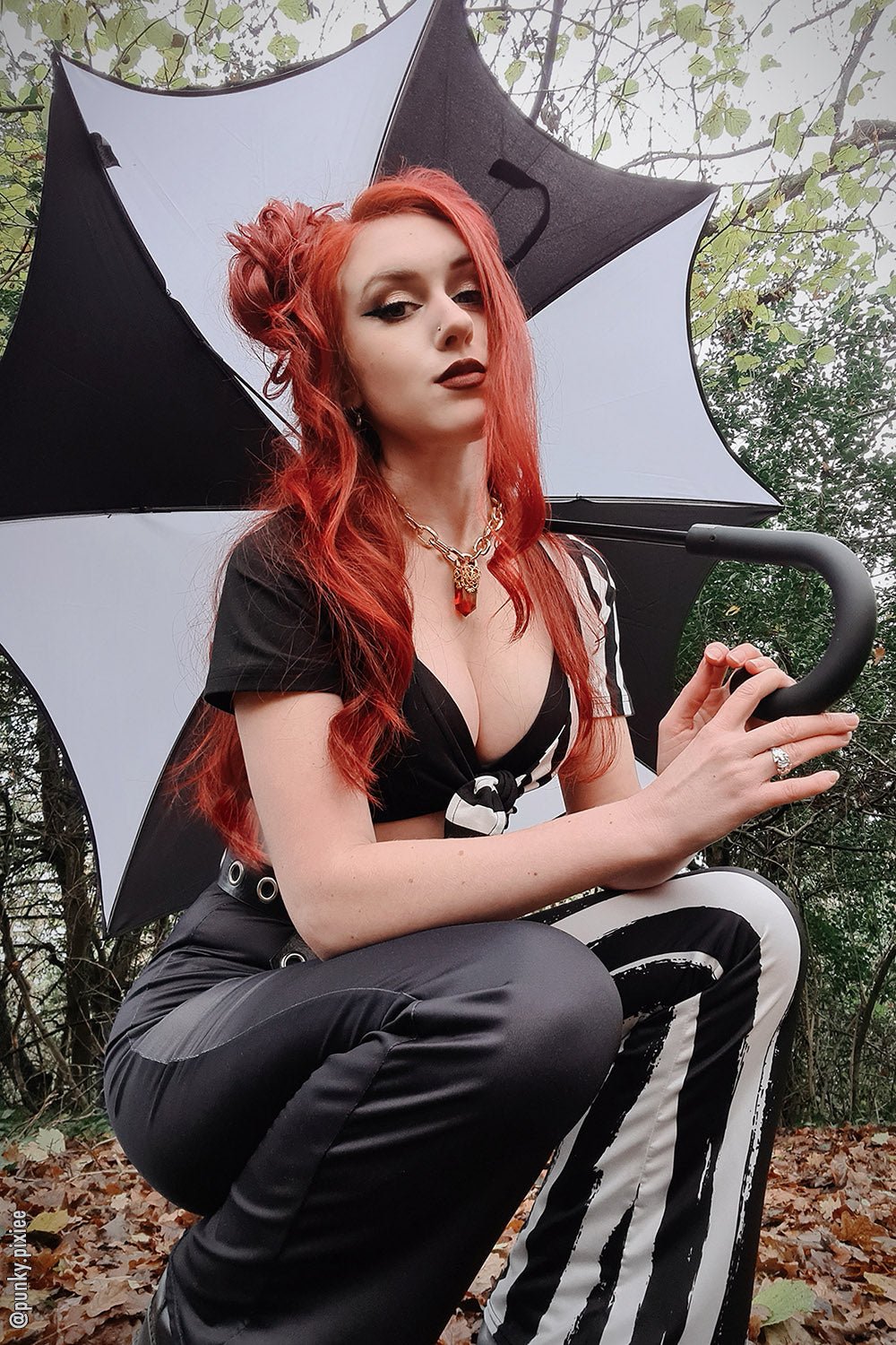 Funeral Procession Umbrella [BLACK/WHITE]