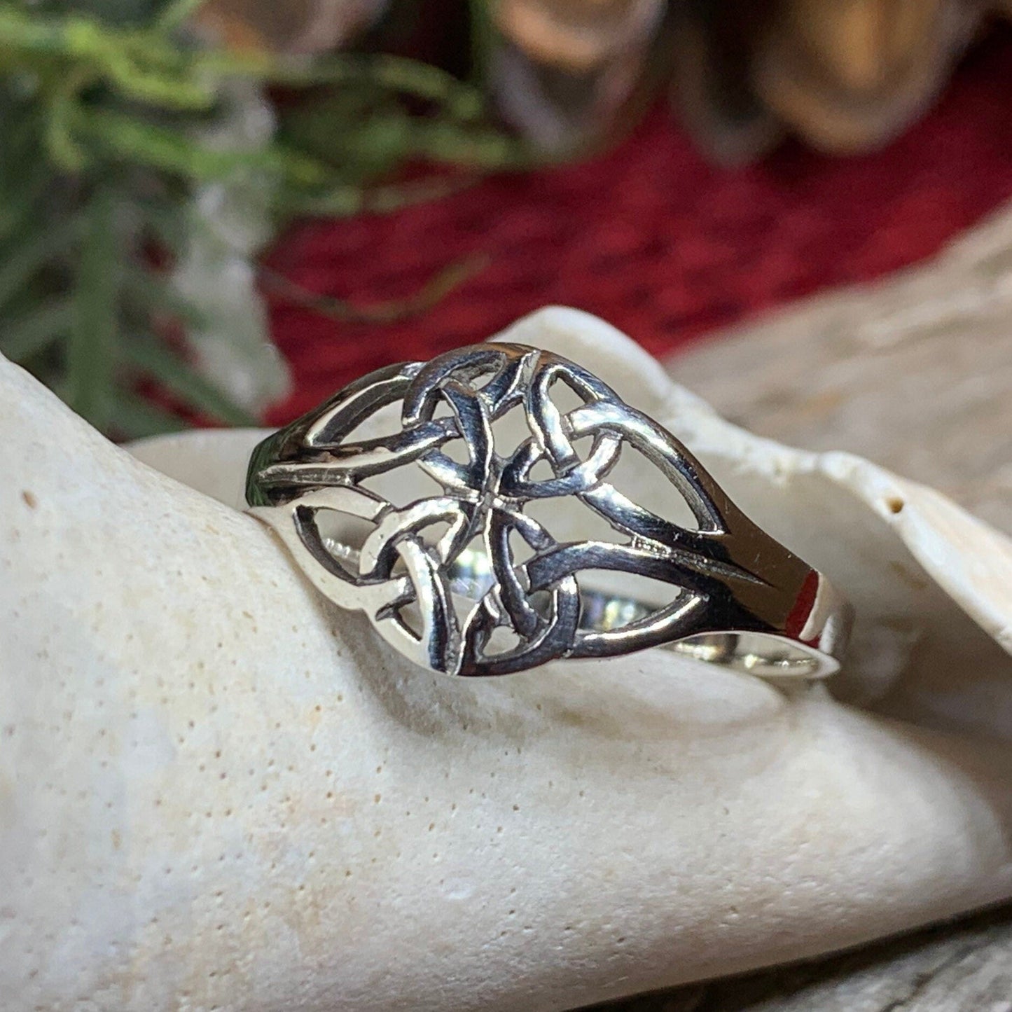 Eiyen Celtic Knot Ring -  - Ring