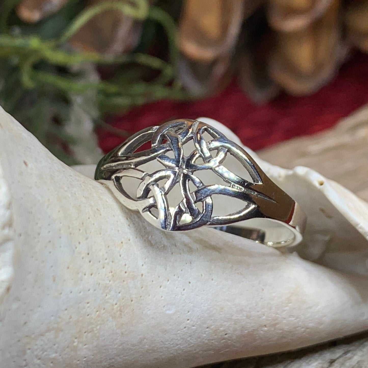 Eiyen Celtic Knot Ring -  - Ring