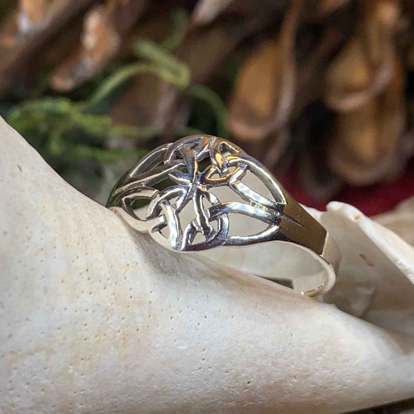 Eiyen Celtic Knot Ring -  - Ring