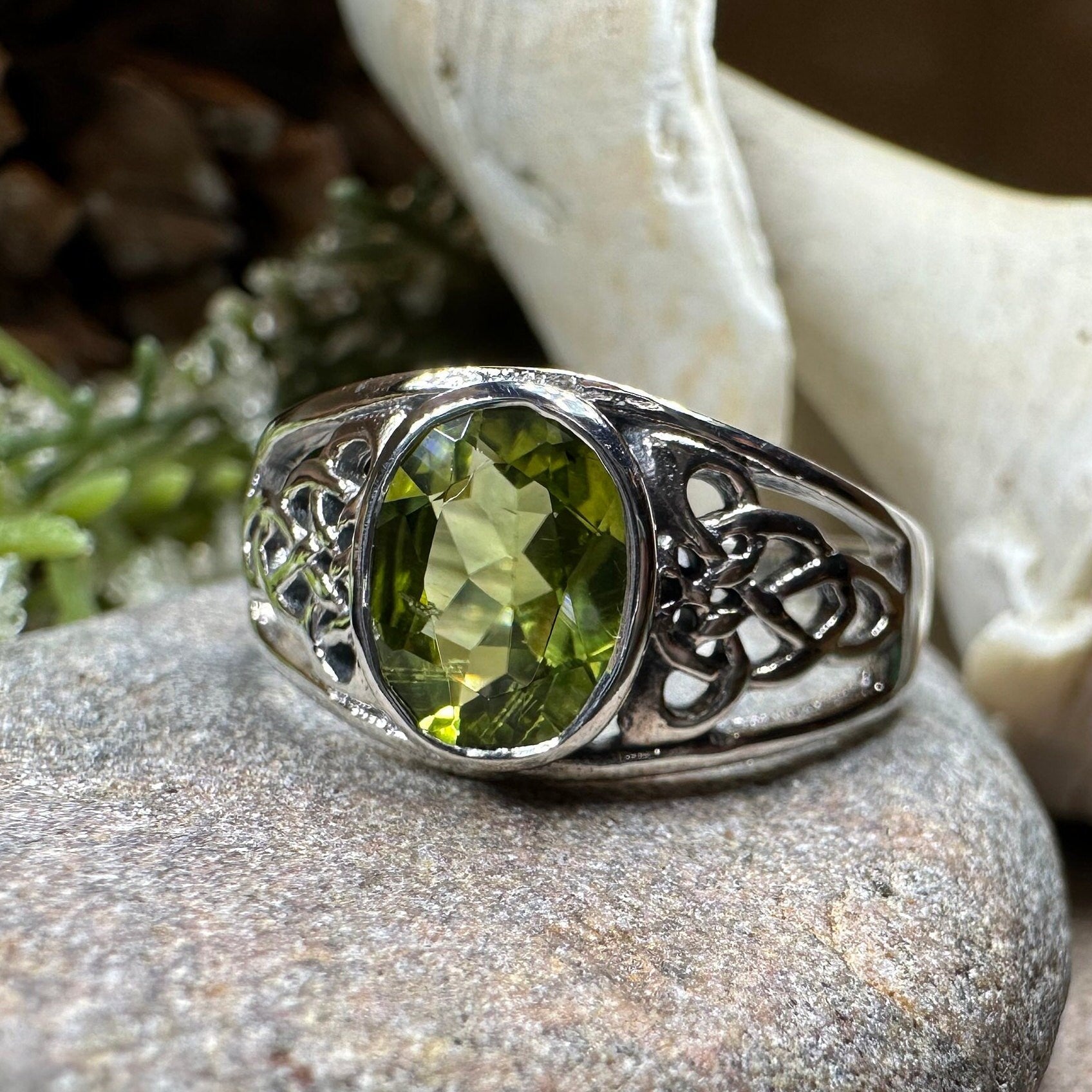 Coralina Celtic Knot Ring -  - Ring
