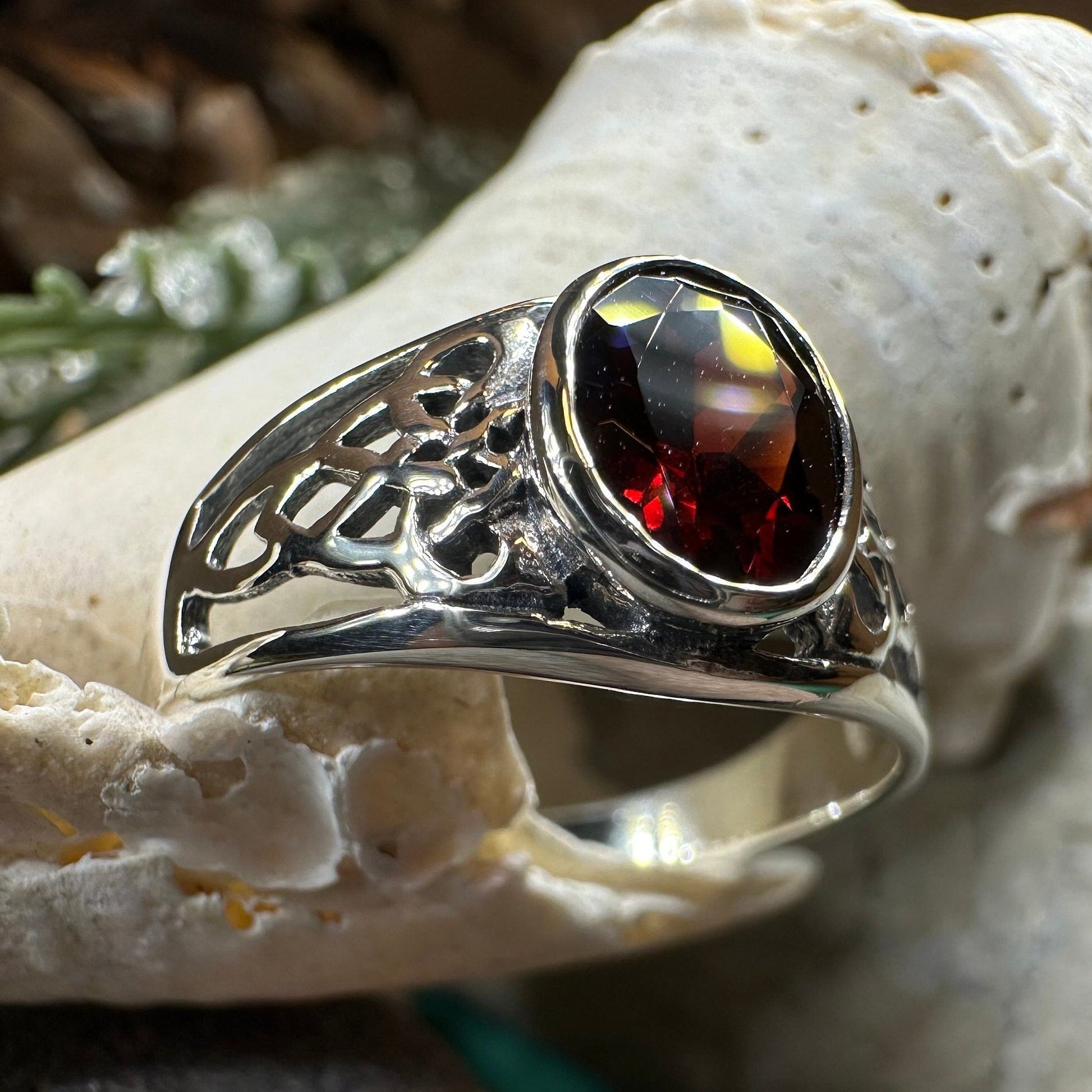 Coralina Celtic Knot Ring -  - Ring