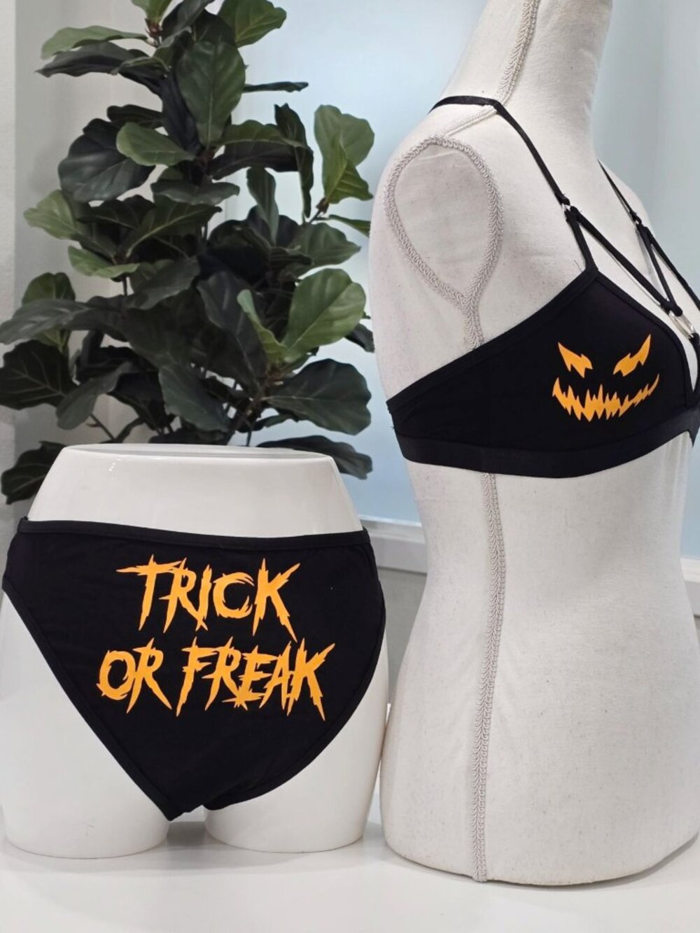 Trickz N Treatz Freak On A Treat Jack O Lantern Panty Lingerie Set Black Orange S