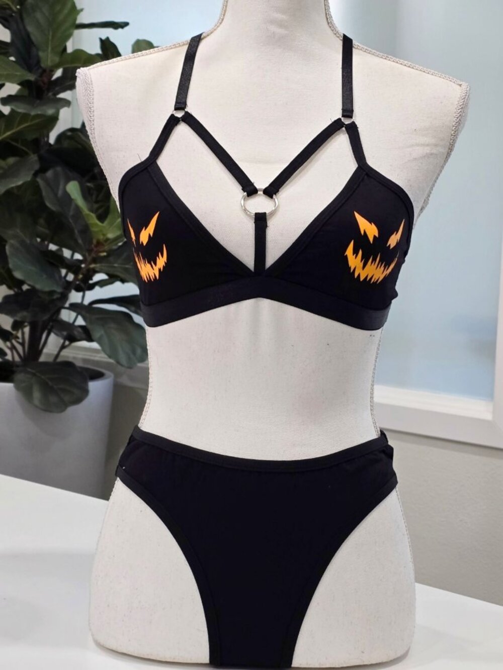Trickz N Treatz Freak On A Treat Jack O Lantern Panty Lingerie Set Black Orange S