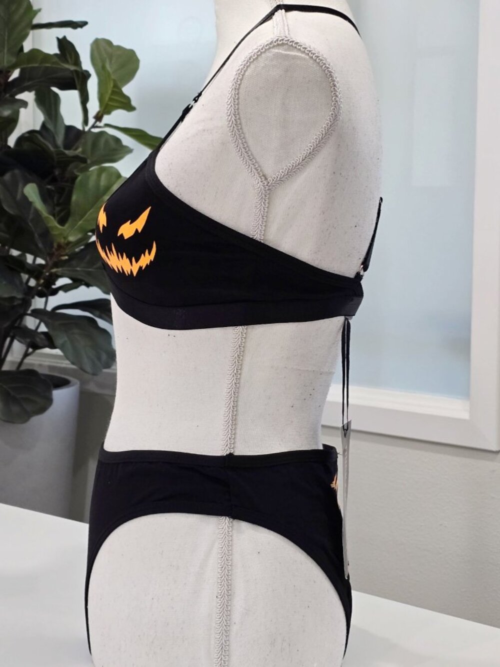 Trickz N Treatz Freak On A Treat Jack O Lantern Panty Lingerie Set Black Orange S
