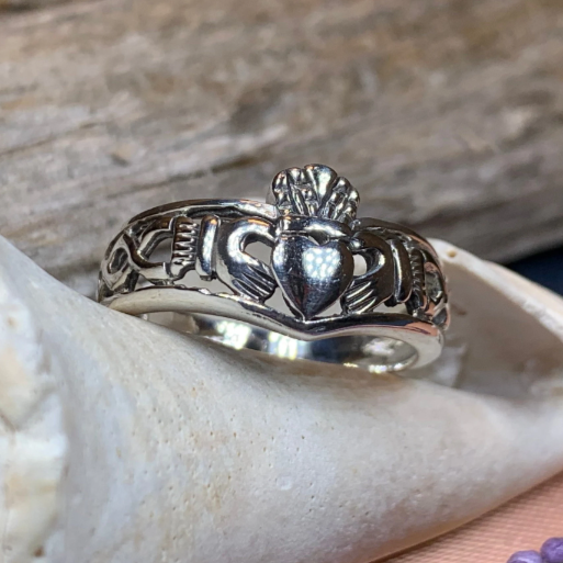Claddagh Chevron Ring -  - Ring