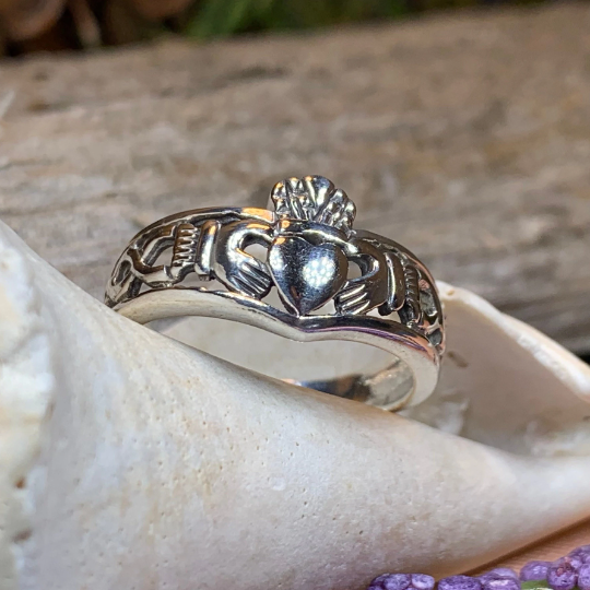 Claddagh Chevron Ring -  - Ring
