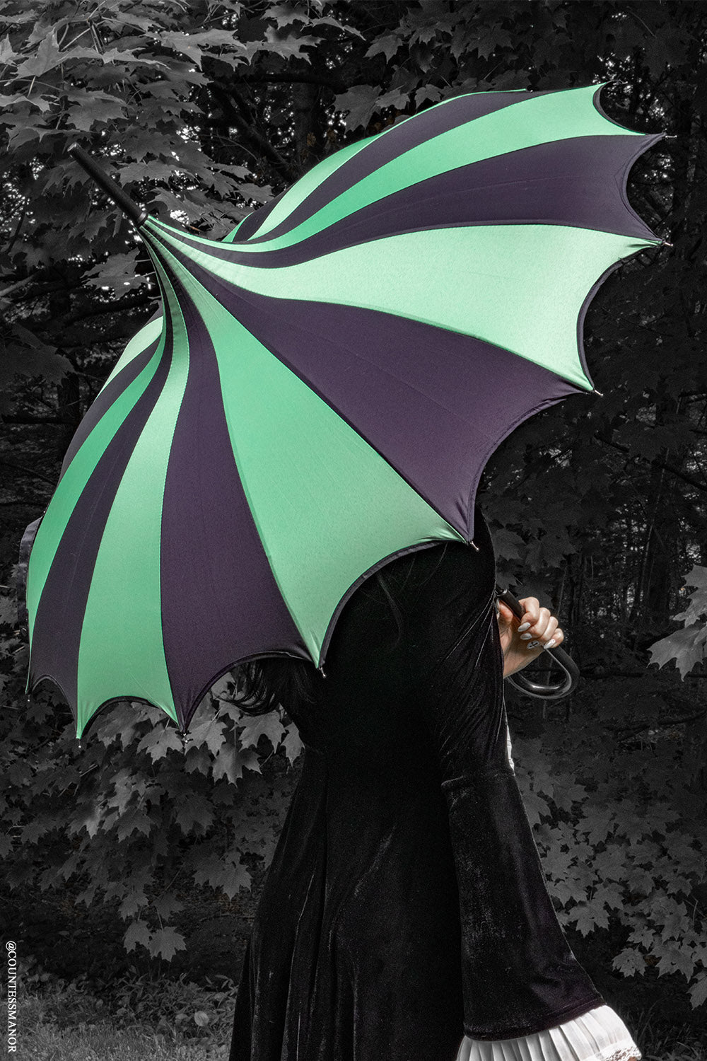Batwing Pagoda Umbrella [BLACK/GREEN STRIPED]